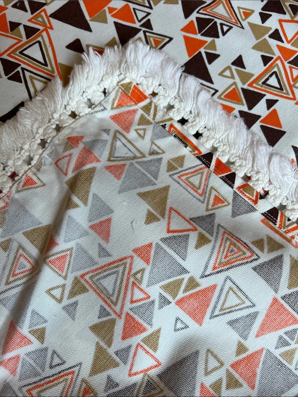 Vintage 1970’s 4’ square (47”) retro Atomic  print cotton fringe tablecloth MCM